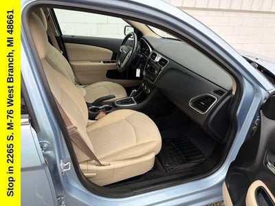 2013 Chrysler 200 Touring