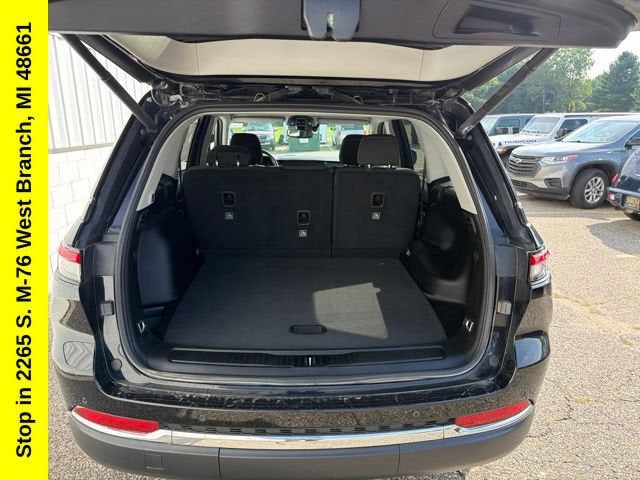 2023 Jeep Grand Cherokee Laredo