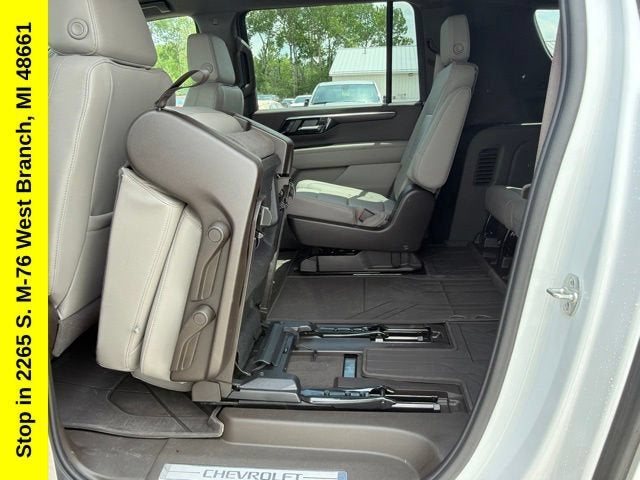 2025 Chevrolet Suburban LT