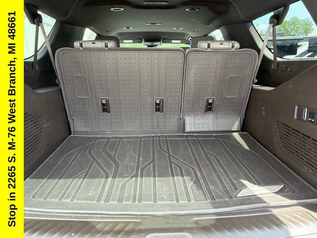 2025 Chevrolet Suburban LT
