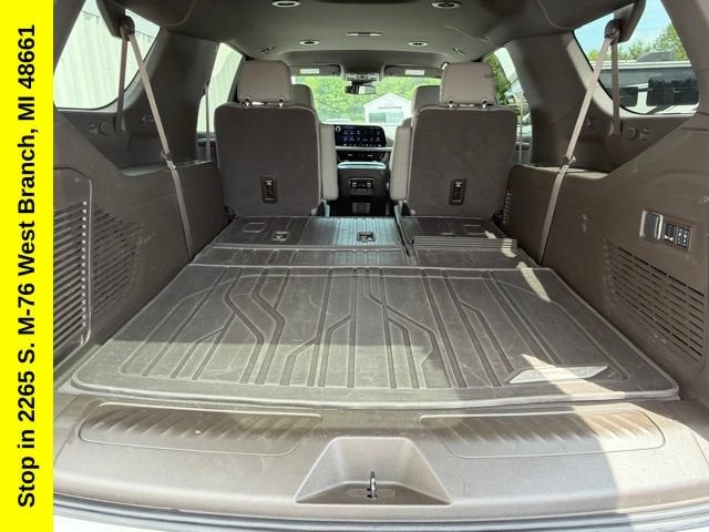 2025 Chevrolet Suburban LT