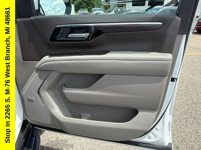 2025 Chevrolet Suburban LT