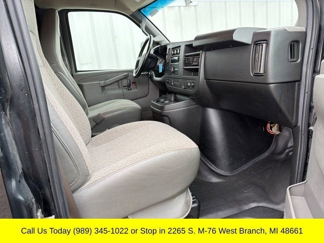 2022 GMC Savana Cargo 2500 Work Van