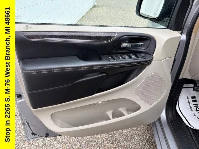 2015 Chrysler Town & Country Touring