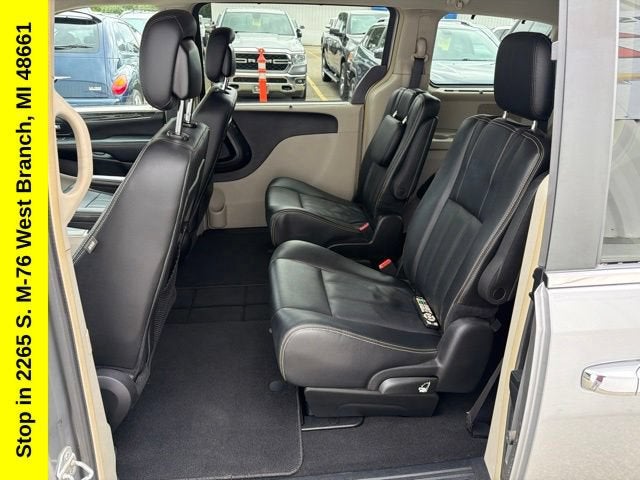 2015 Chrysler Town & Country Touring