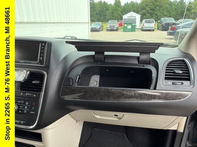 2015 Chrysler Town & Country Touring