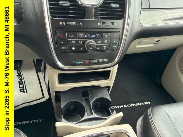 2015 Chrysler Town & Country Touring