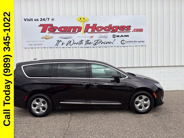 2017 Chrysler Pacifica Touring-L Plus