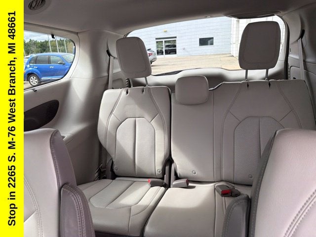 2017 Chrysler Pacifica Touring-L Plus
