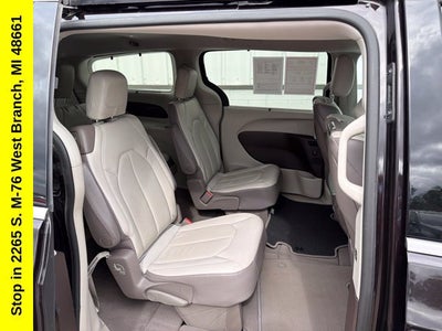 2017 Chrysler Pacifica Touring-L Plus