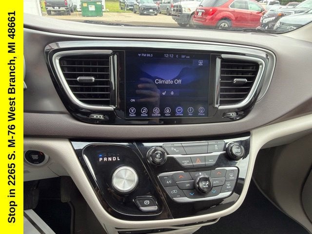 2017 Chrysler Pacifica Touring-L Plus