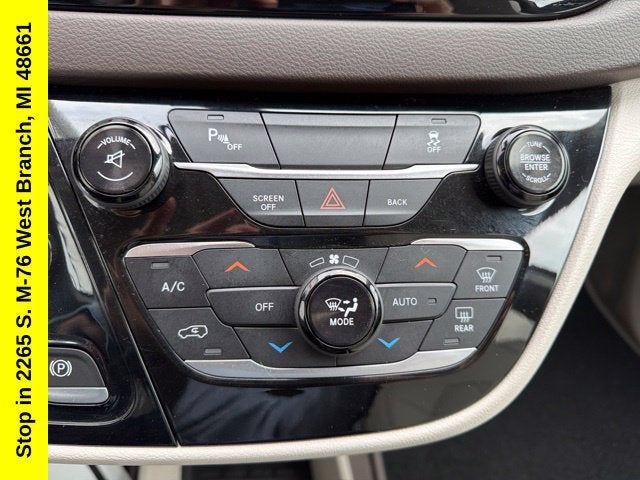 2017 Chrysler Pacifica Touring-L Plus