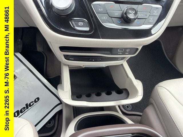 2017 Chrysler Pacifica Touring-L Plus