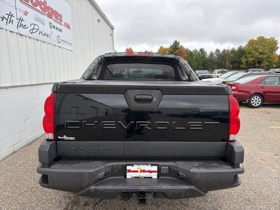 2003 Chevrolet Avalanche BASE