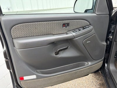 2003 Chevrolet Avalanche BASE