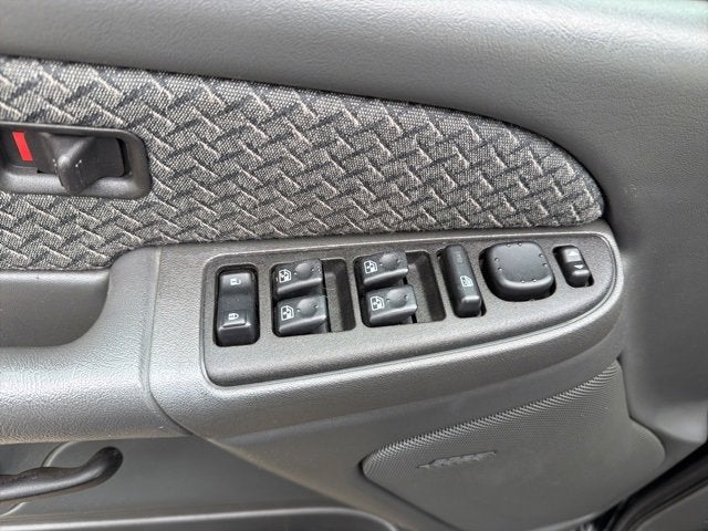 2003 Chevrolet Avalanche BASE