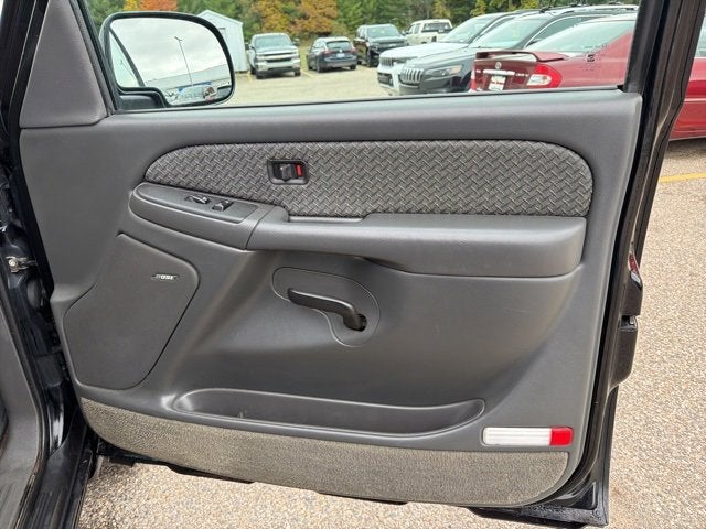 2003 Chevrolet Avalanche BASE