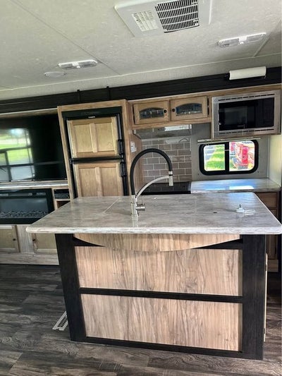 2019 FREEDOM EXPRESS TRAVEL TRAILER LIBERTY