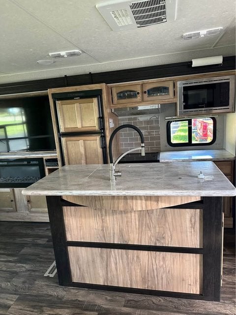 2019 FREEDOM EXPRESS TRAVEL TRAILER LIBERTY