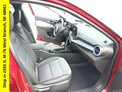 2025 Chevrolet Trax LT